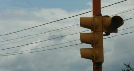 În Constanţa se vor monta stâlpi metalici noi pentru semafoarele rutiere (document)