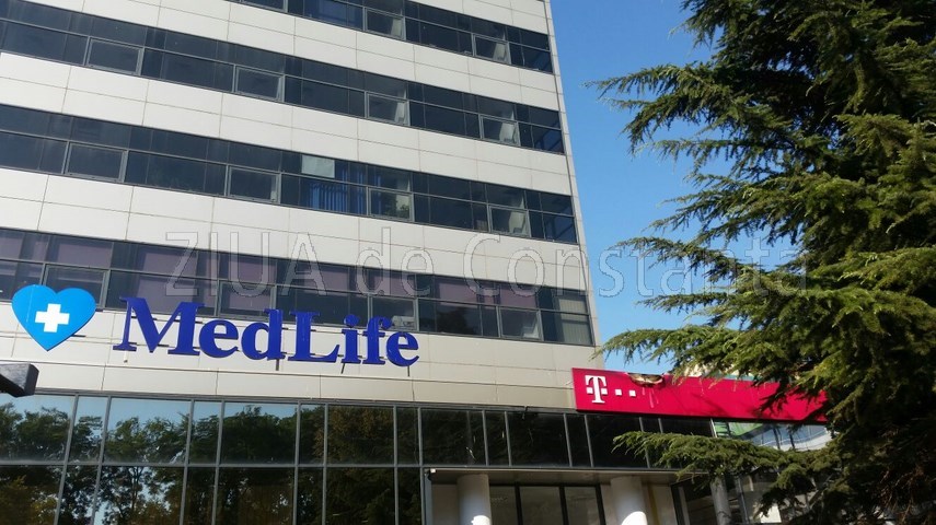 arde acoperisul unei cladiri pe bulevardul tomis 604184