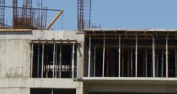 Investitorii Ionel-Neculai Postolache şi Marcela Chiru adaugă un etaj blocului de cinci niveluri construit în Năvodari