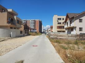 UPDATE „Pentru că e la un pas de a deveni un kitsch”, locuitorii din Tomis Plus se revoltă (galerie foto)    