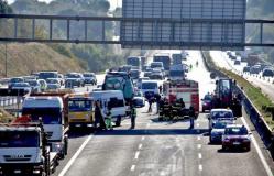 Accident rutier între un microbuz plin cu români și un TIR, în Italia