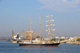 Primele nave care participă la Regata Marilor Velire au sosit în Portul Constanța (galerie foto)