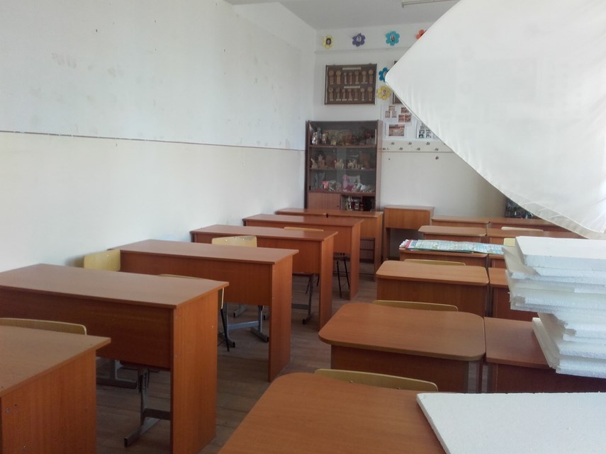 vom purta insemne de protest cursurile incep cu stangul la scoala nr 29 parintii ameninta cu sabotarea