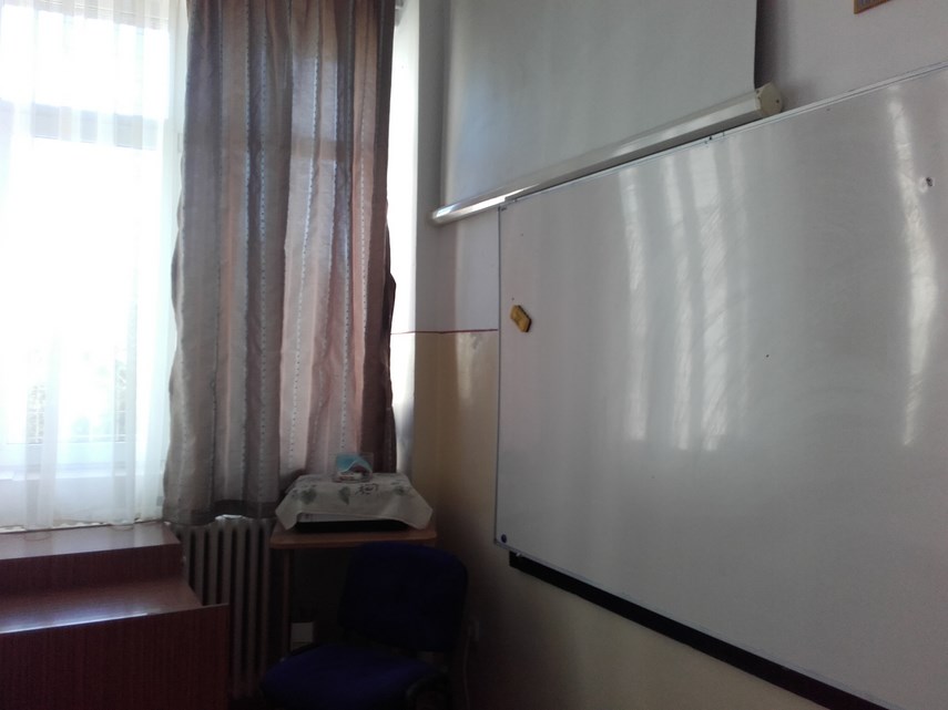 vom purta insemne de protest cursurile incep cu stangul la scoala nr 29 parintii ameninta cu sabotarea