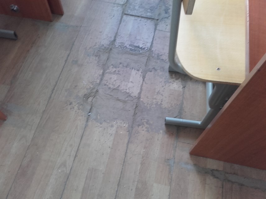 vom purta insemne de protest cursurile incep cu stangul la scoala nr 29 parintii ameninta cu sabotarea