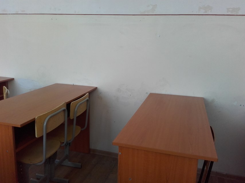 vom purta insemne de protest cursurile incep cu stangul la scoala nr 29 parintii ameninta cu sabotarea