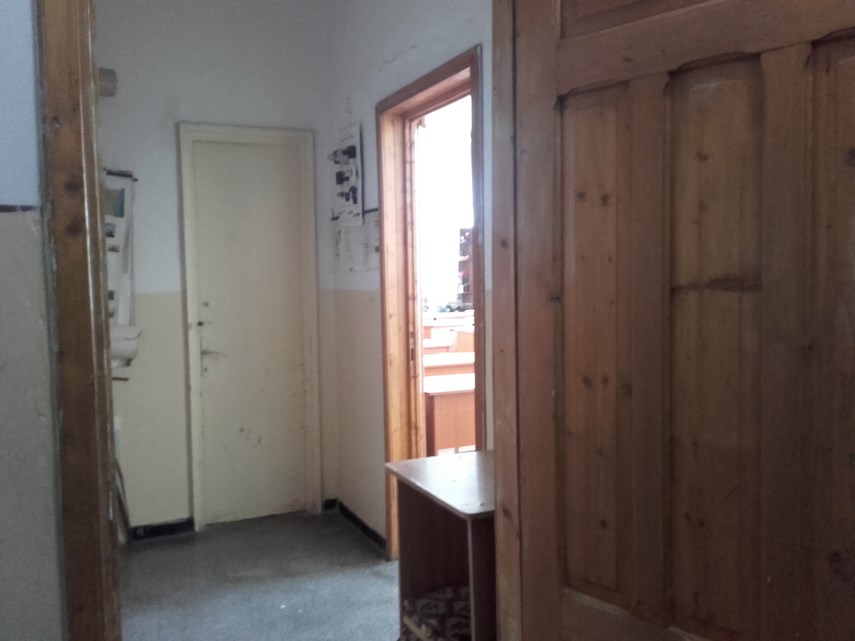 vom purta insemne de protest cursurile incep cu stangul la scoala nr 29 parintii ameninta cu sabotarea