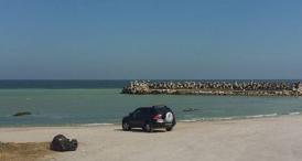 „Nu am văzut marea niciodată“ Șoferul care a parcat mașina pe plajă la Olimp a primit o amendă pe care s-o țină minte