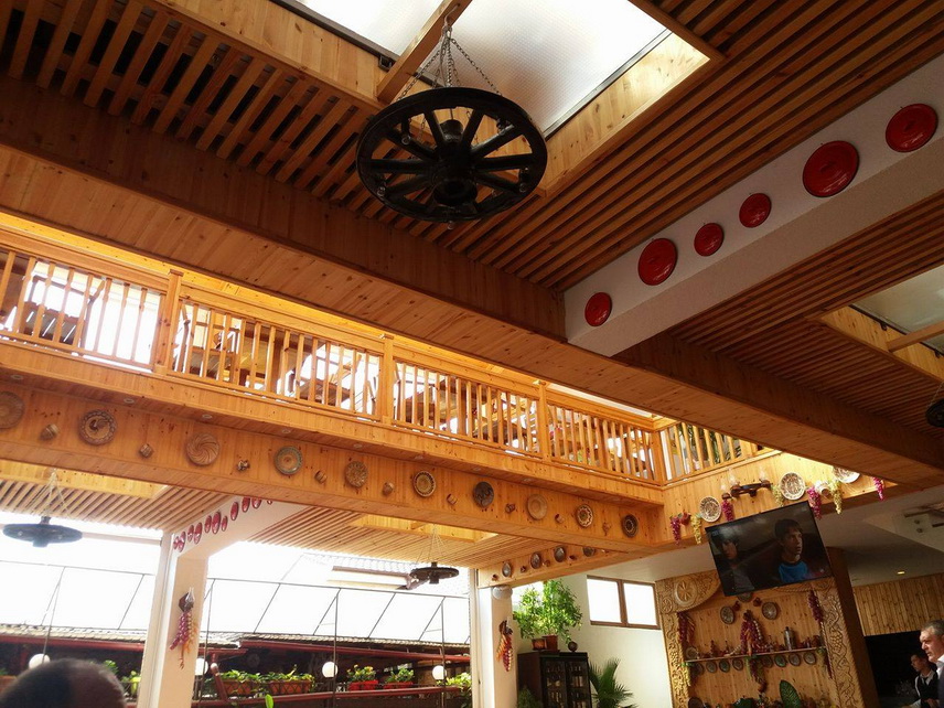 terasa taraneasca localul in care mananci produse de la supermarket din meniul traditional romanesc galerie