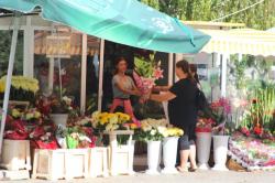 Fotoreportaj Explozia preţurilor. Cum au profitat comercianţii de deschiderea noului an şcolar