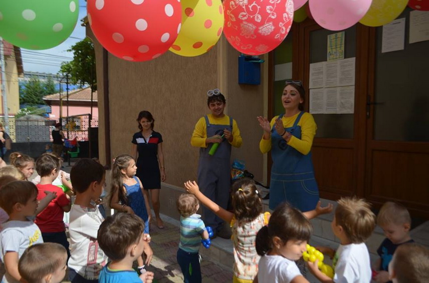 micutii de la baby genius constanta au oferit un adevarat spectacol in deschiderea festiva a noului an