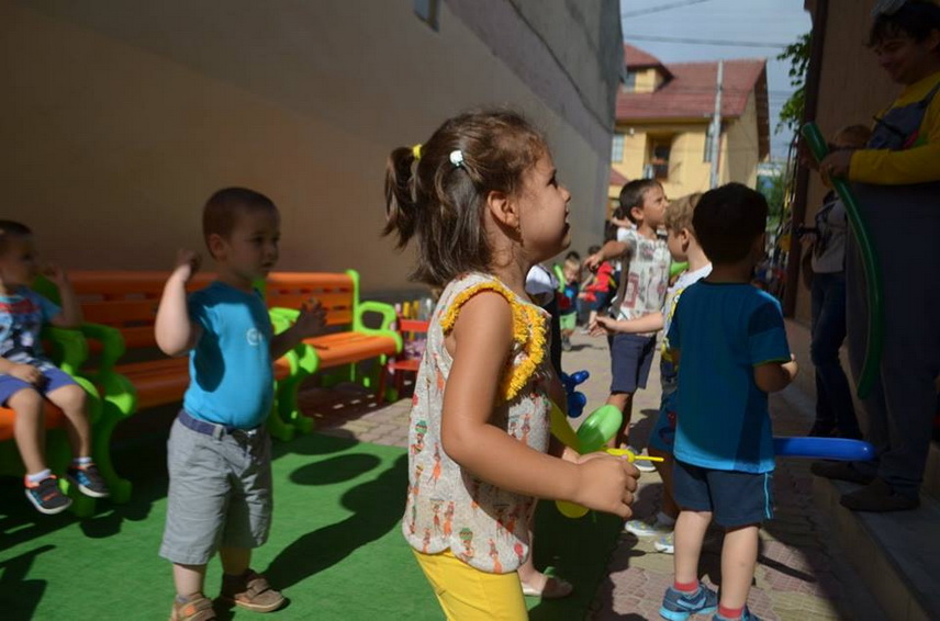 micutii de la baby genius constanta au oferit un adevarat spectacol in deschiderea festiva a noului an