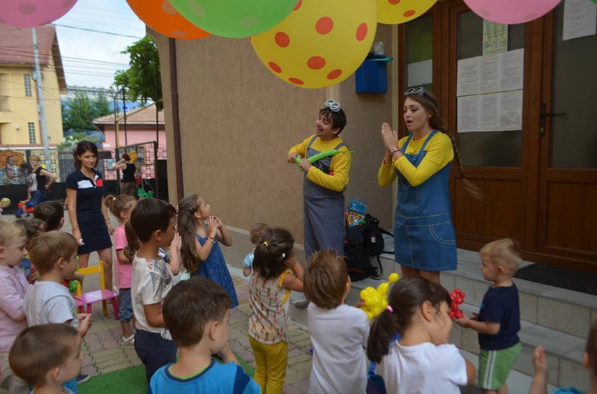micutii de la baby genius constanta au oferit un adevarat spectacol in deschiderea festiva a noului an