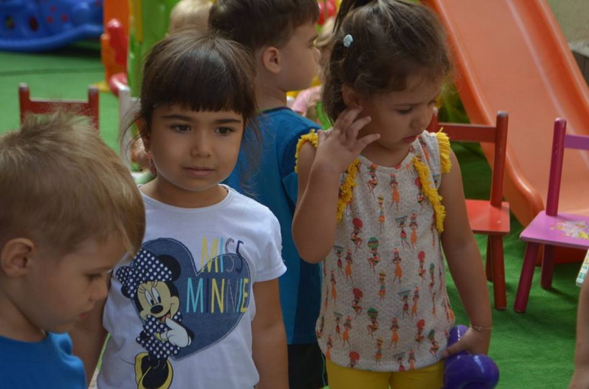 micutii de la baby genius constanta au oferit un adevarat spectacol in deschiderea festiva a noului an