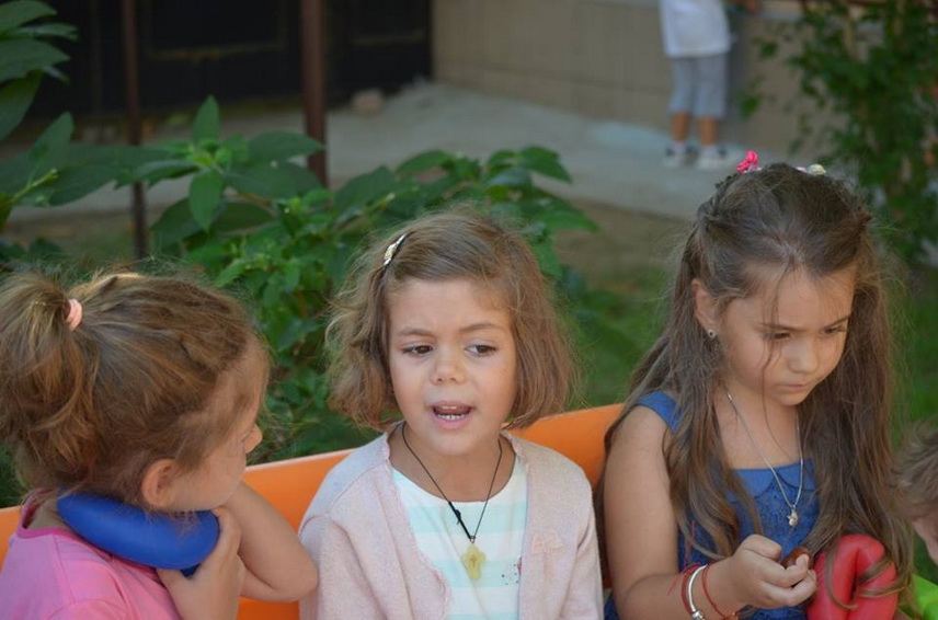 micutii de la baby genius constanta au oferit un adevarat spectacol in deschiderea festiva a noului an