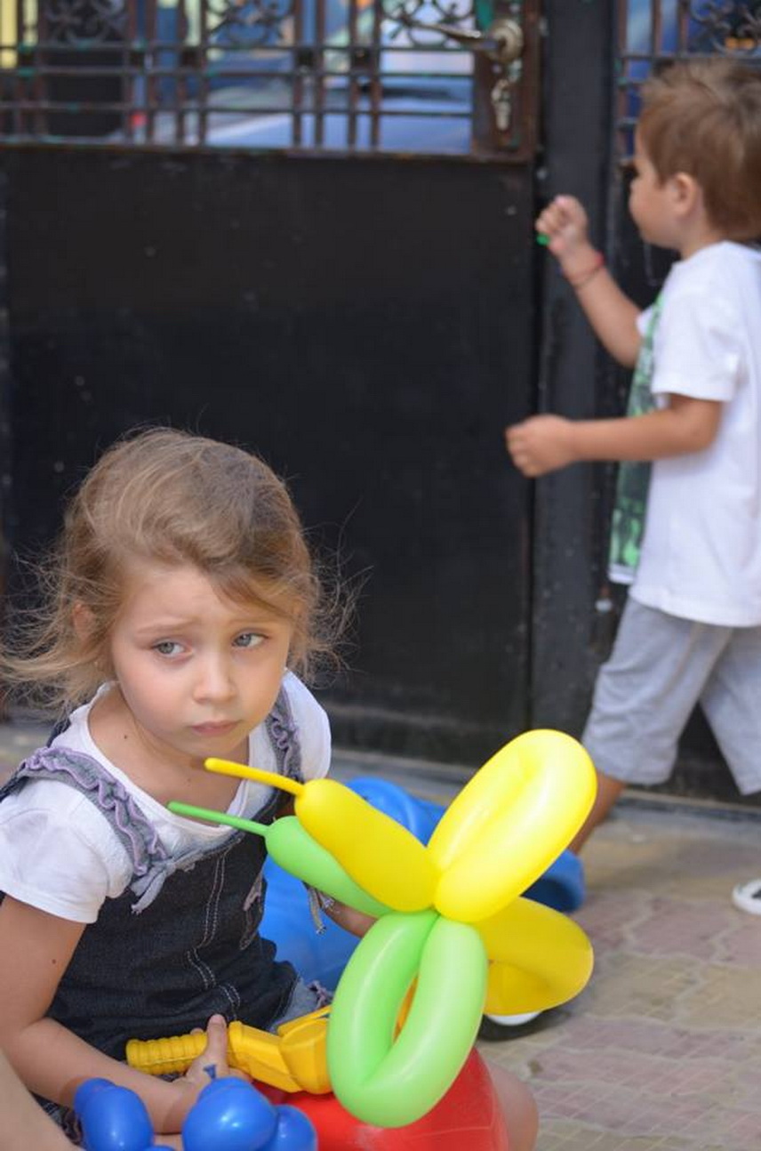 micutii de la baby genius constanta au oferit un adevarat spectacol in deschiderea festiva a noului an