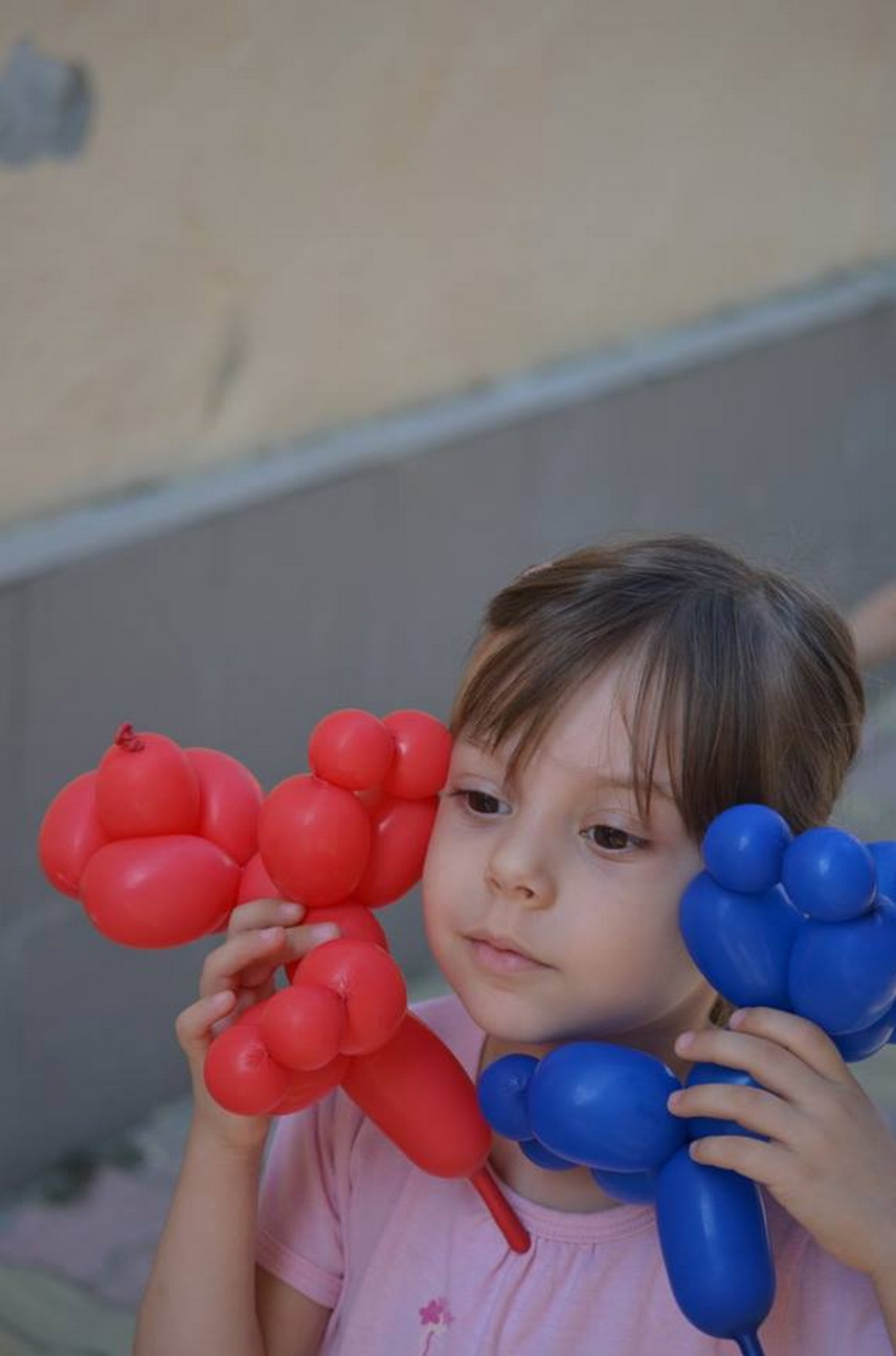 micutii de la baby genius constanta au oferit un adevarat spectacol in deschiderea festiva a noului an