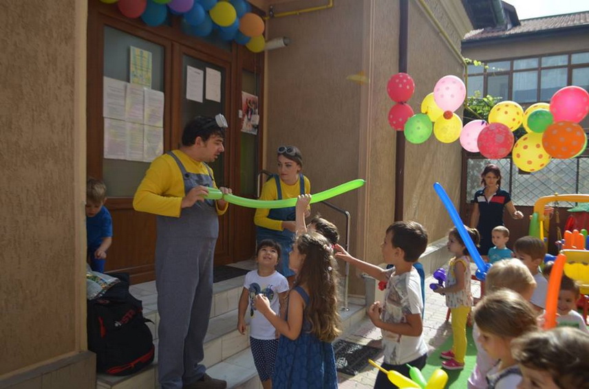 micutii de la baby genius constanta au oferit un adevarat spectacol in deschiderea festiva a noului an