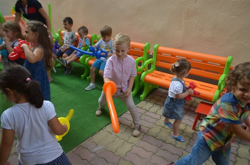 micutii de la baby genius constanta au oferit un adevarat spectacol in deschiderea festiva a noului an