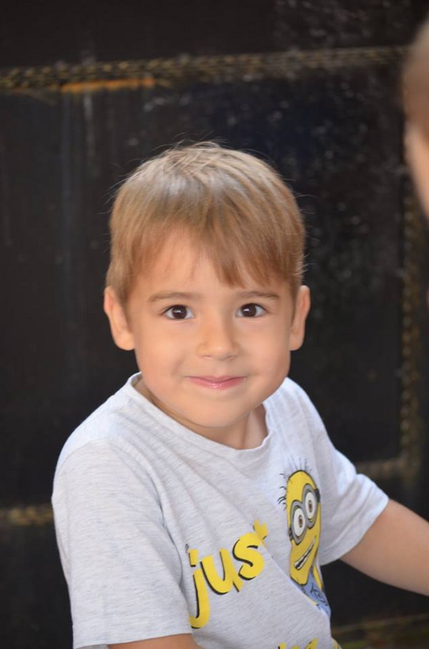 micutii de la baby genius constanta au oferit un adevarat spectacol in deschiderea festiva a noului an