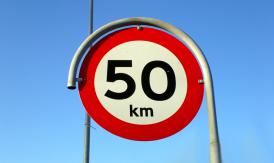 S-ar putea modifica limita de viteză în localităţi