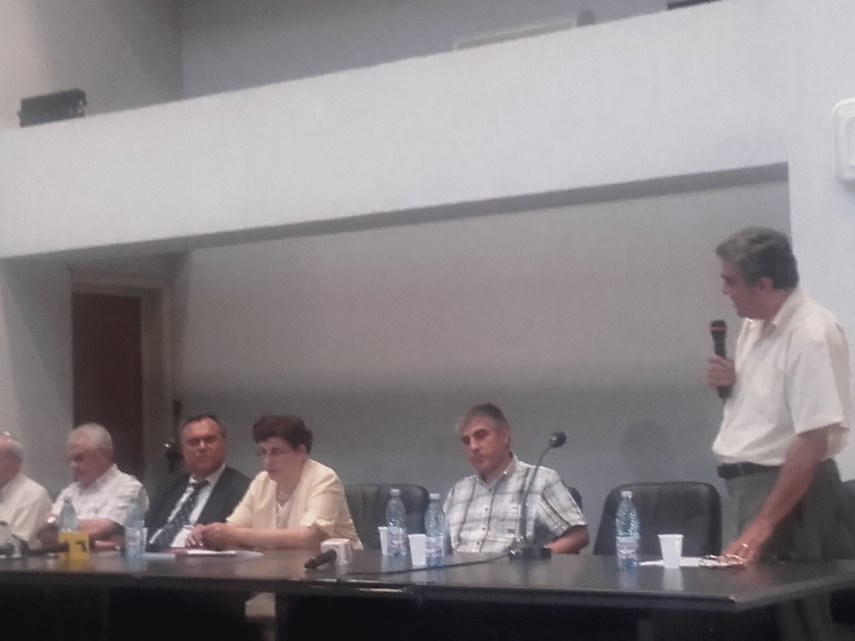 emotii regrete si lacrimi ultimul volum semnat de regretatul virgil coman lansat la constanta galerie