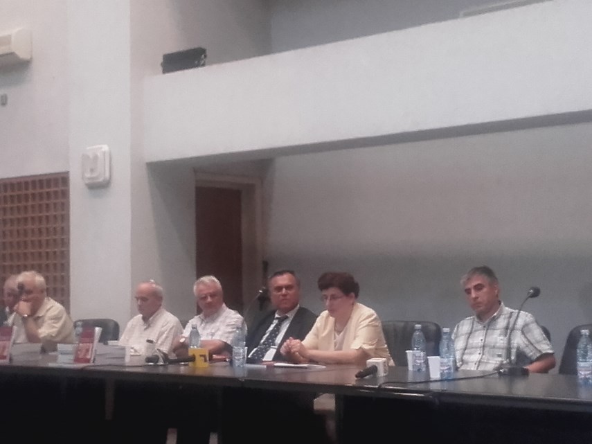 emotii regrete si lacrimi ultimul volum semnat de regretatul virgil coman lansat la constanta galerie