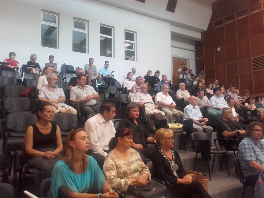emotii regrete si lacrimi ultimul volum semnat de regretatul virgil coman lansat la constanta galerie