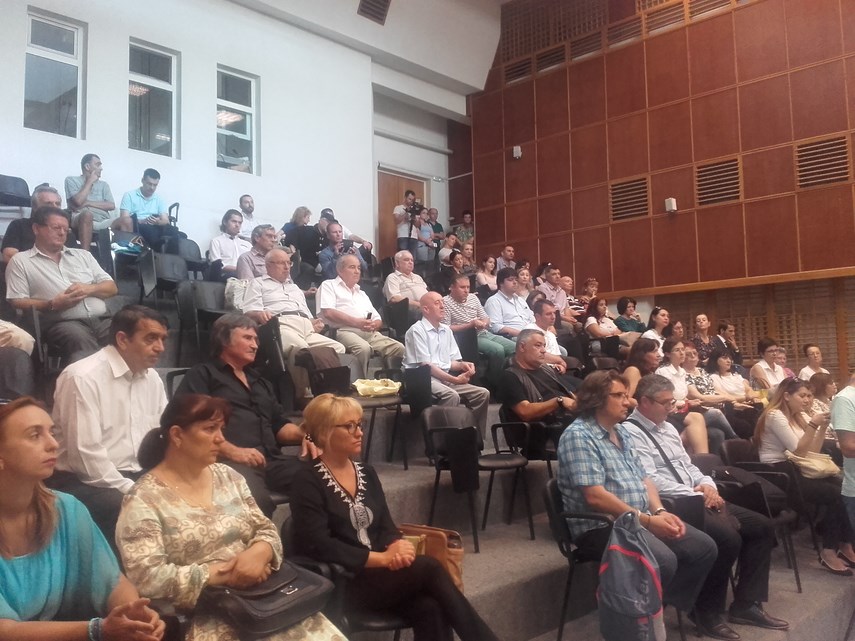 emotii regrete si lacrimi ultimul volum semnat de regretatul virgil coman lansat la constanta galerie