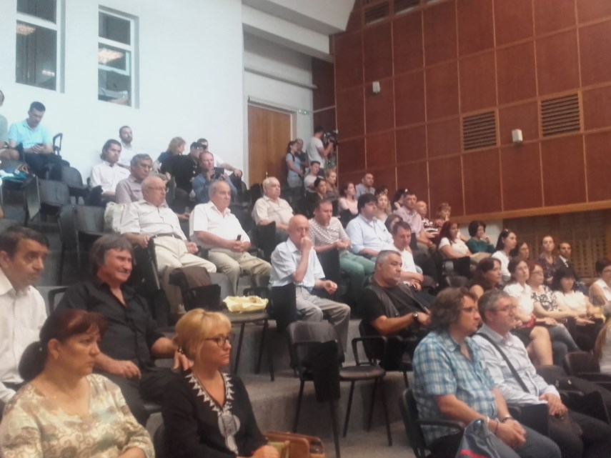 emotii regrete si lacrimi ultimul volum semnat de regretatul virgil coman lansat la constanta galerie