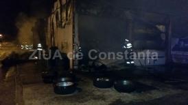 UPDATE 3. Intervenţie grea Incendiu la o vulcanizare pe strada Poporului (galerie foto+video)             