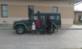 Trei persoane și un copil de patru ani, prinși pe câmp în timp ce voiau să intre fraudulos în România (galerie foto)