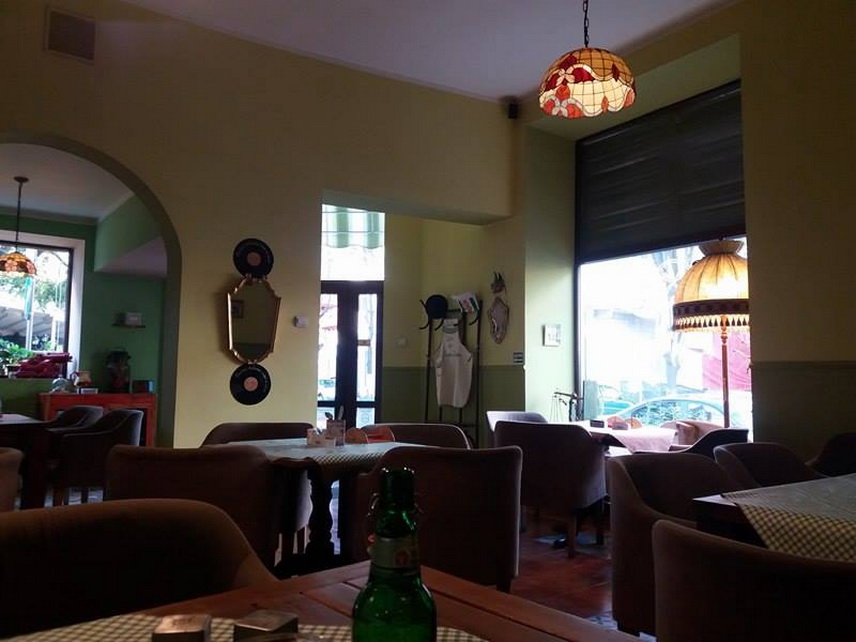 la restaurantul mangia mangia cucina italiana ai o atmosfera autentica cu preparate la preturi mici galerie