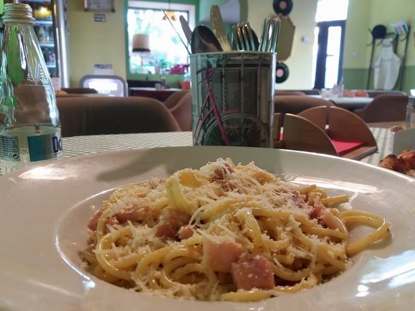 la restaurantul mangia mangia cucina italiana ai o atmosfera autentica cu preparate la preturi mici galerie