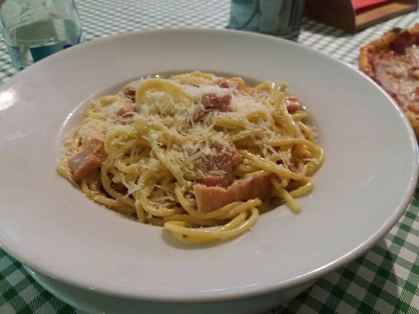 la restaurantul mangia mangia cucina italiana ai o atmosfera autentica cu preparate la preturi mici galerie