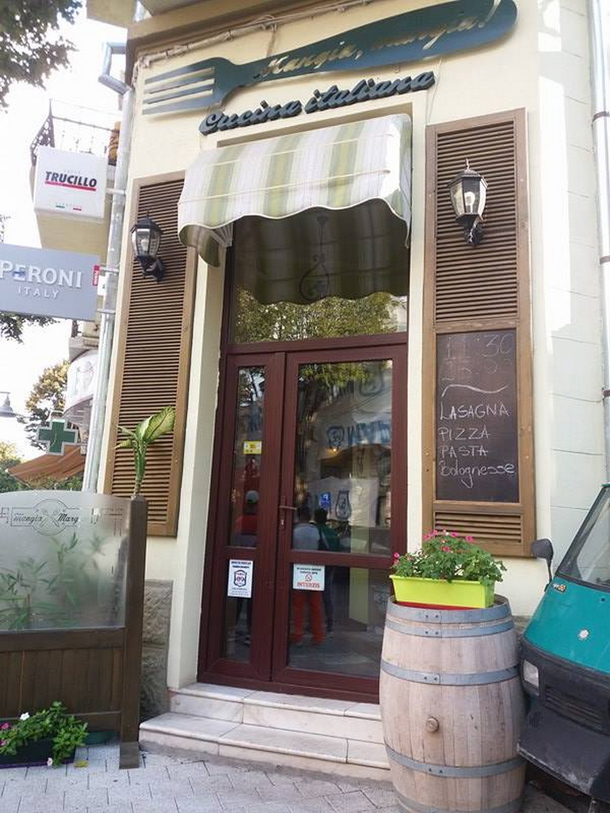 la restaurantul mangia mangia cucina italiana ai o atmosfera autentica cu preparate la preturi mici galerie