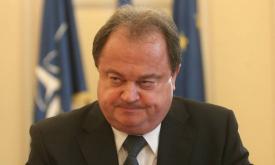 UPDATE 2 Ar fi luat şpagă Copreședintele PNL, Vasile Blaga, așteptat la DNA 