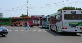 Mai mulţi pensionari vor avea gratuitate la transport Cum se va salva şi transforma RATC în societate pe acţiuni