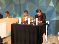 Junele jude la Atelierele Tomis Răzvan Pricop şi-a prezentat volumul de poezie „Retrovizor“ publicului constănţean (galerie foto)