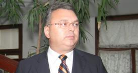 Adio, incompatibilitate şi remuneraţii Aleşii locali pot fi membri în AGA şi în CA-uri