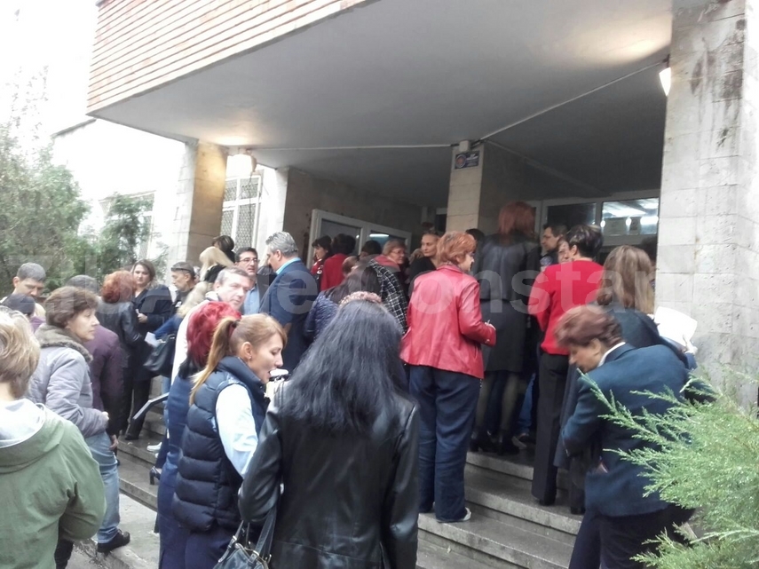 au trecut de proba scrisa a concursului pentru directori doi dintre candidati au spus pas din start galerie