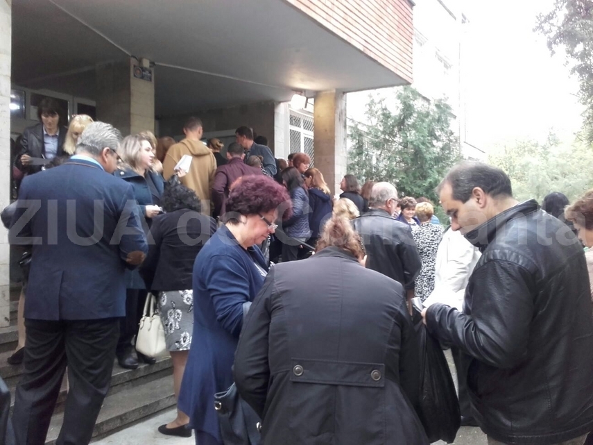 au trecut de proba scrisa a concursului pentru directori doi dintre candidati au spus pas din start galerie