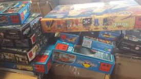 Jucării contrafăcute, confiscate de poliţişti