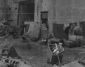 Locatari abuzivi într-o clădire administrată de DGASPC Constanţa Un imobil proprietate a CJC va fi demolat (galerie foto+document)  