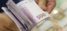 Copiii născuţi în ultimii cinci ani trebuie să primească de la stat 500 de euro