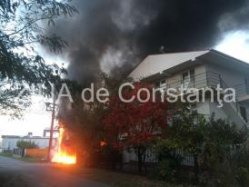 UPDATE Incendiu violent la Costineşti (galerie foto + video)  