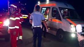 ​Vitezoman de 18 ani, prăpăd pe şosea. S-a ciocnit cu un taxi, s-a răsturnat, a lovit un stâlp şi alte două maşini
