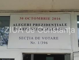 UPDATE Cetăţenii moldoveni din Constanţa pot vota la Universitatea „Ovidius“ (galerie foto)   