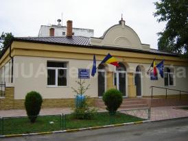 Administrația din comuna Chirnogeni renovează Căminul Cultural din localitate (document) 