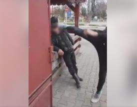 Cioban bătut cu bestialitate de un adolescent 
